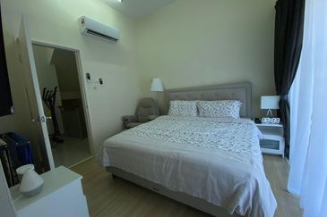 Crescent Park Townvilla