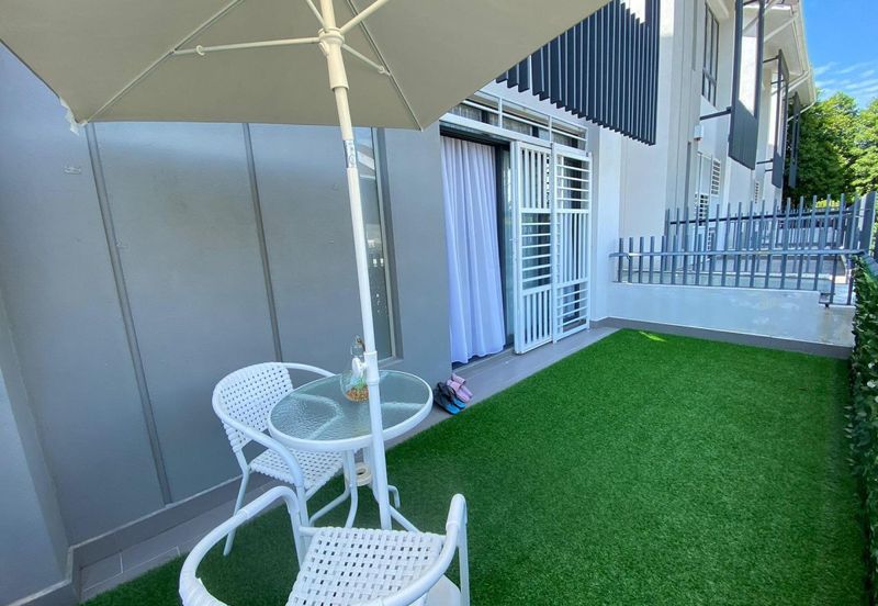 Crescent Park Townvilla