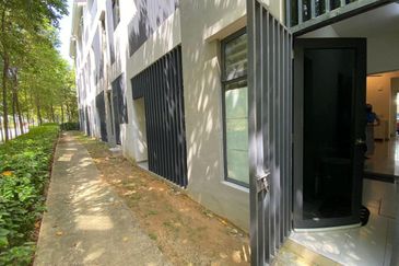 Crescent Park Townvilla