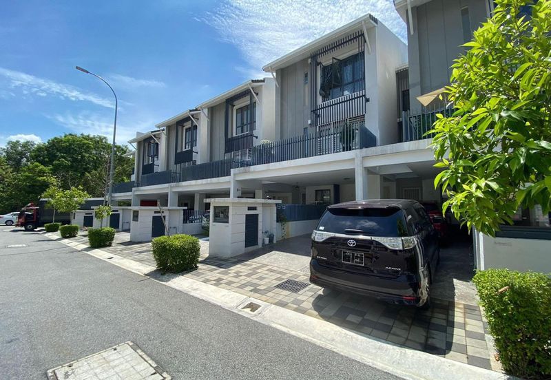 Crescent Park Townvilla