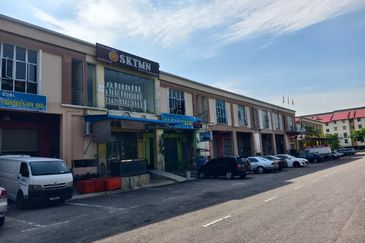 Austin Avenue @ Taman Mount Austin