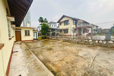 Stulang Laut / Darat