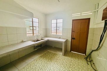 Stulang Laut / Darat