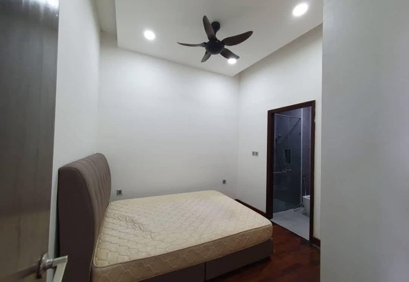 Paragon Suites @ CIQ