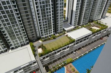 Meridin Bayvue Apartment