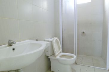 Meridin Bayvue Apartment