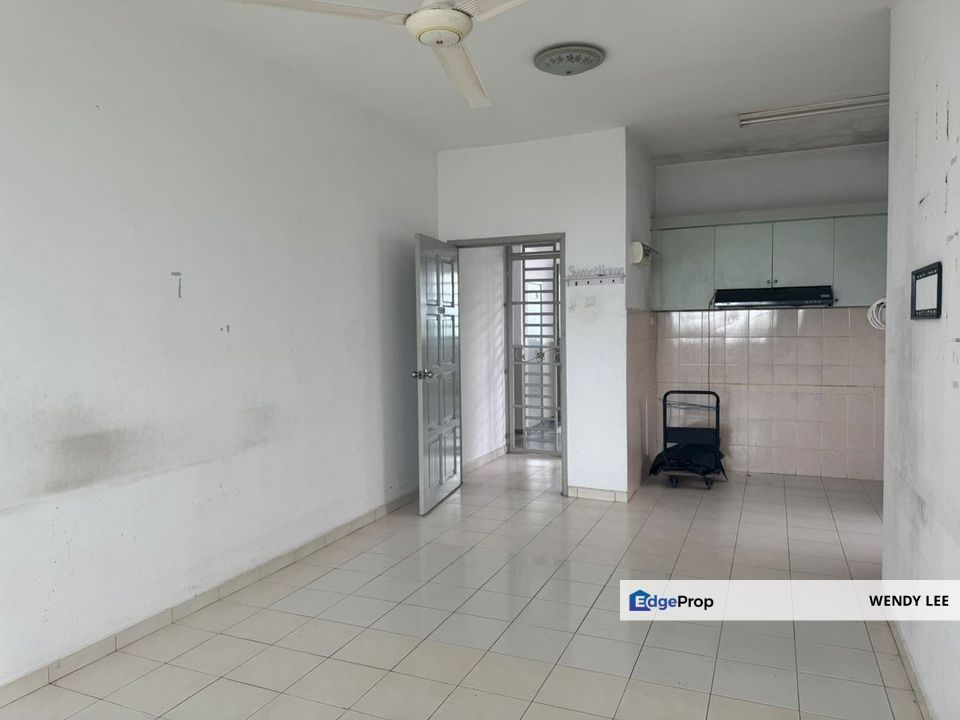 Nusa Perdana Service Apartment | Gelang Patah | Easy Access to Highway | 3 Bed Type High Floor Unit | House For Sale, Johor, Gelang Patah