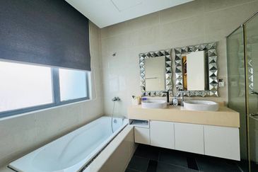 Somerset Puteri Harbour