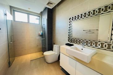 Somerset Puteri Harbour