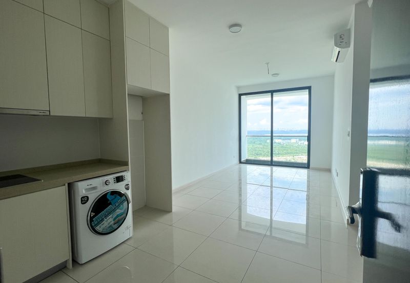 The M @ Medini Macrolink