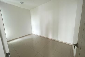 The M @ Medini Macrolink