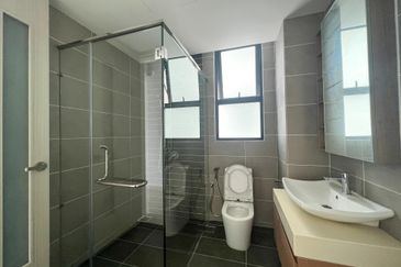 The M @ Medini Macrolink