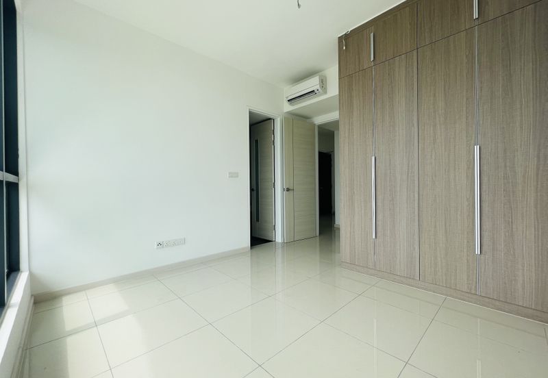 The M @ Medini Macrolink