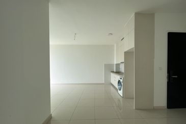 The M @ Medini Macrolink