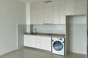 The M @ Medini Macrolink