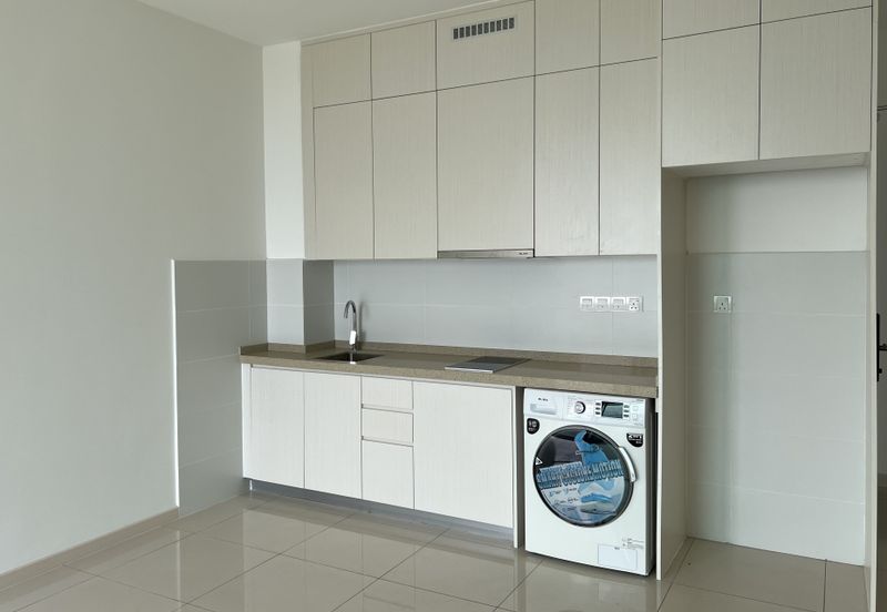 The M @ Medini Macrolink