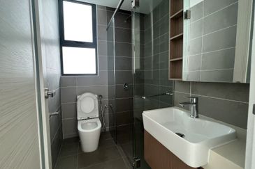 The M @ Medini Macrolink