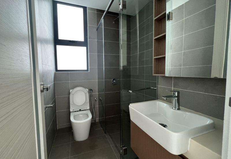 The M @ Medini Macrolink