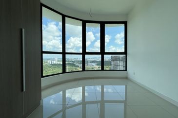 The M @ Medini Macrolink