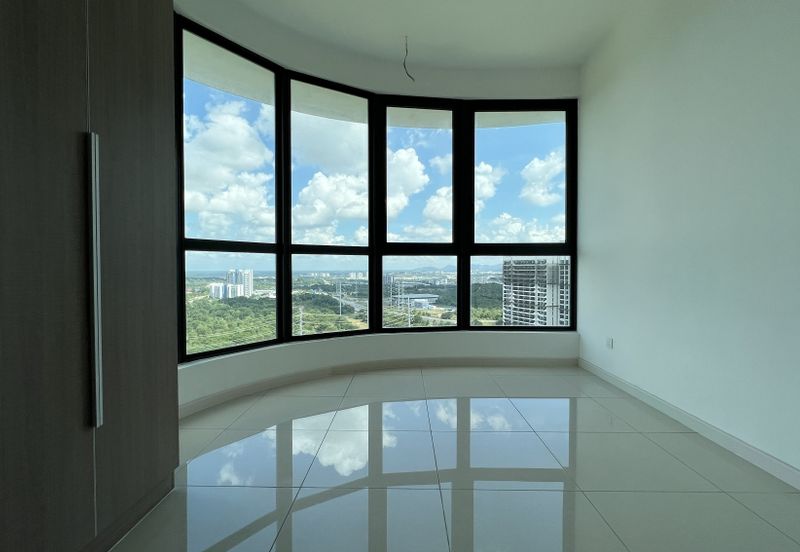 The M @ Medini Macrolink