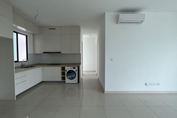 The M @ Medini Macrolink