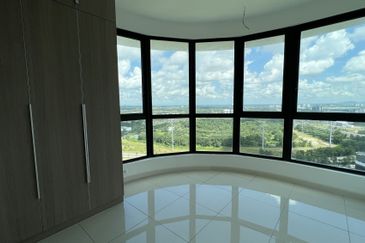 The M @ Medini Macrolink