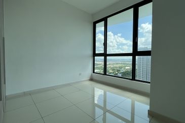 The M @ Medini Macrolink