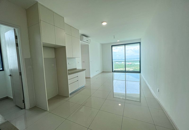 The M @ Medini Macrolink