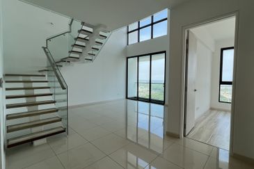 The M @ Medini Macrolink