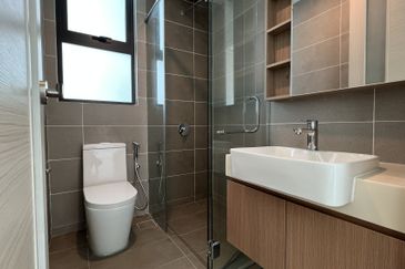 The M @ Medini Macrolink