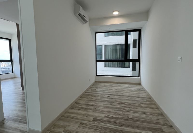 The M @ Medini Macrolink