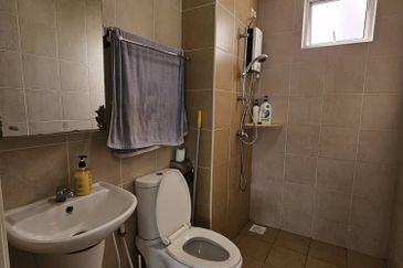 Golden Sands Seaview Residence