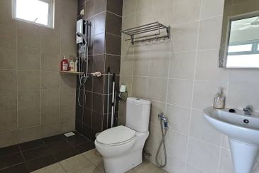 Golden Sands Seaview Residence