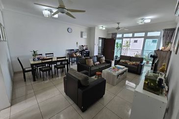 Golden Sands Seaview Residence