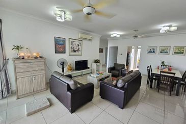 Golden Sands Seaview Residence