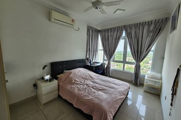 Golden Sands Seaview Residence