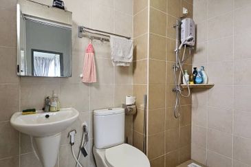 Golden Sands Seaview Residence