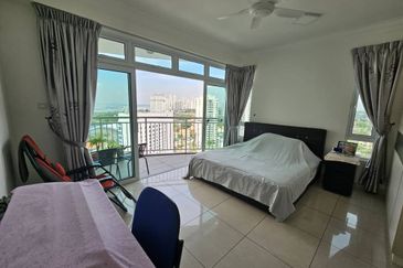 Golden Sands Seaview Residence