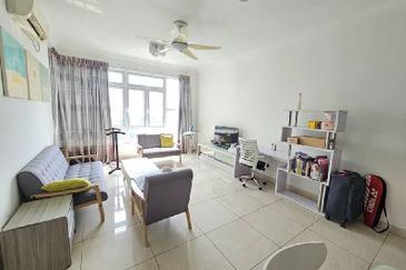 Golden Sands Seaview Residence