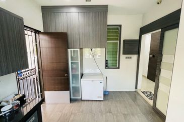 Jalan Gembira Taman Gembira Batu Pahat 83000 Johor