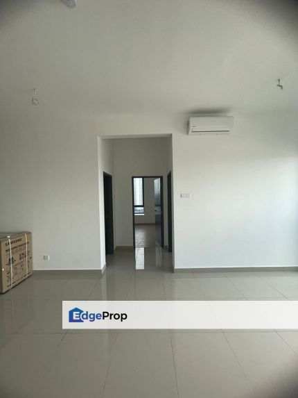 Brand New Unit Semi Furnished Unit with large living room and balcony, Selangor, Petaling Jaya