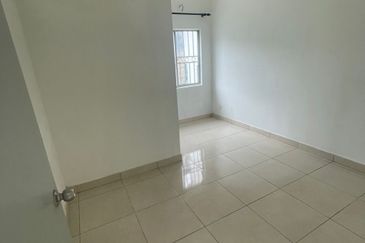 Double Storey Terrace House Taman Kayangan Pelangi Height, Mantin N9