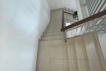 Double Storey Terrace House Taman Kayangan Pelangi Height, Mantin N9