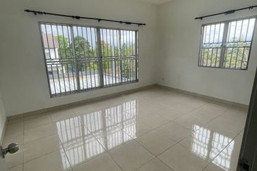 Double Storey Terrace House Taman Kayangan Pelangi Height, Mantin N9