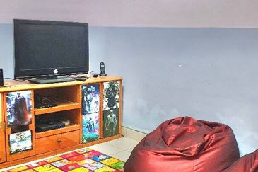 [For sale] Taman Equine 2 Storey RENOVATION UNIT @ Seri Kembangan  Selangor