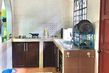 [For sale] Taman Equine 2 Storey RENOVATION UNIT @ Seri Kembangan  Selangor