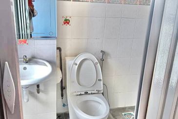 Renovated Double Storey Like New ,Bandar Tasik Kesuma,Beranang, Selangor