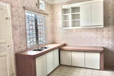 Renovated Double Storey Like New ,Bandar Tasik Kesuma,Beranang, Selangor