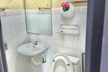 Renovated Double Storey Like New ,Bandar Tasik Kesuma,Beranang, Selangor