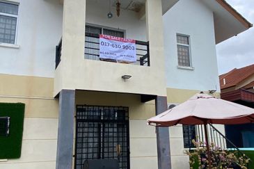 Homestay POOL FULLY FURNISHED Park Residences Springhill Lukut NEGERI SEMBILAN FOR SALE